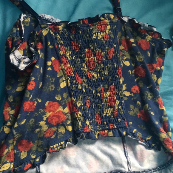 Multicolored Floral Crop Top - Picture 3 of 3